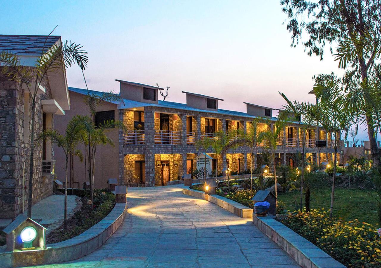 Tag Resorts The Banyan Retreat Rāmnagar Extérieur photo